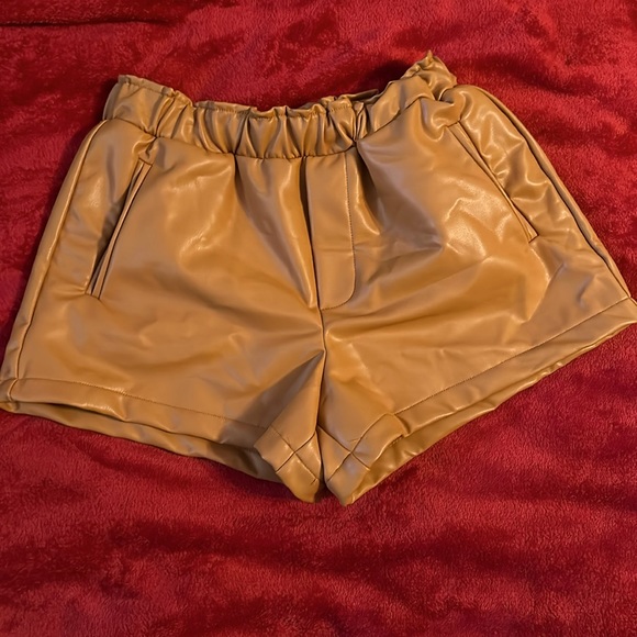 Dressy Faux Leather shorts - Picture 1 of 3